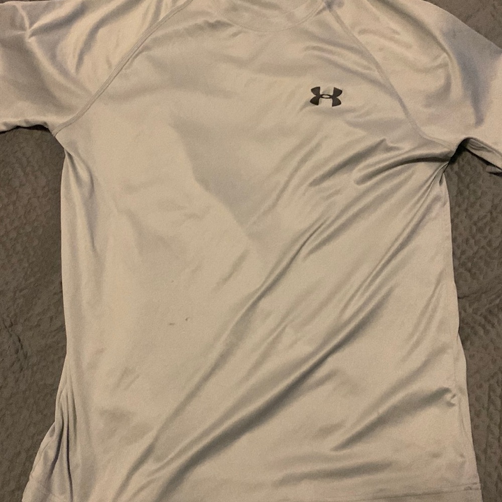 Men’s under armour t shirt